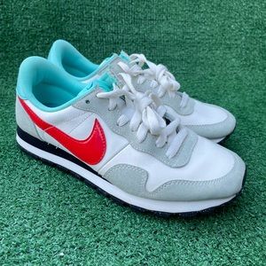 NIKE Air Women’s size  8 White, red, light blue 717814-163 Pre-owned
